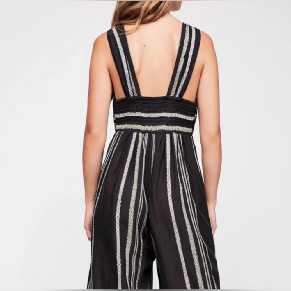 FREE PEOPLE BLACK STRIPED JUMPSUIT WIDE LEGS POCKETS TWIST FRONT SHIRRED… - Picture 3 of 10